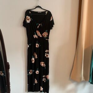 Loveappella Black Floral Maxi Dress